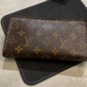 Louis Vuitton Brown Monogram wallet